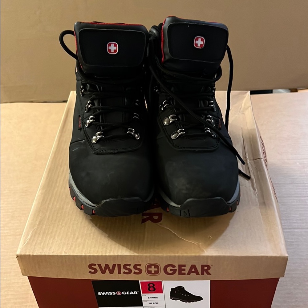 SwissGear Black Boots Durable Outdoor Footwear